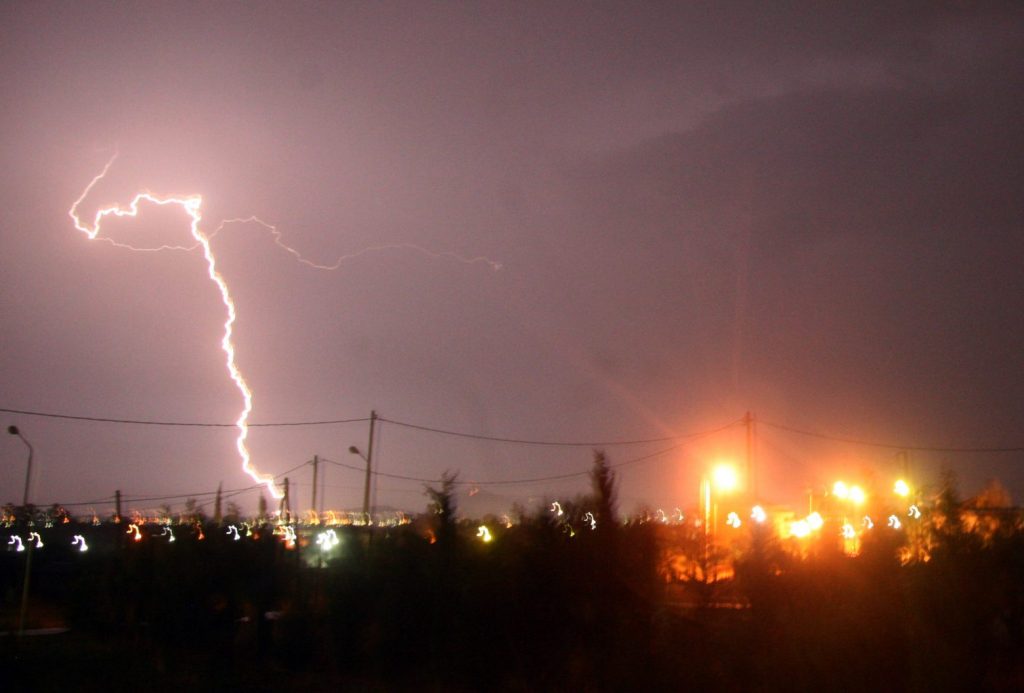 Σαρώνει τη χώρα ο Μπάλλος – Έκτακτα μέτρα