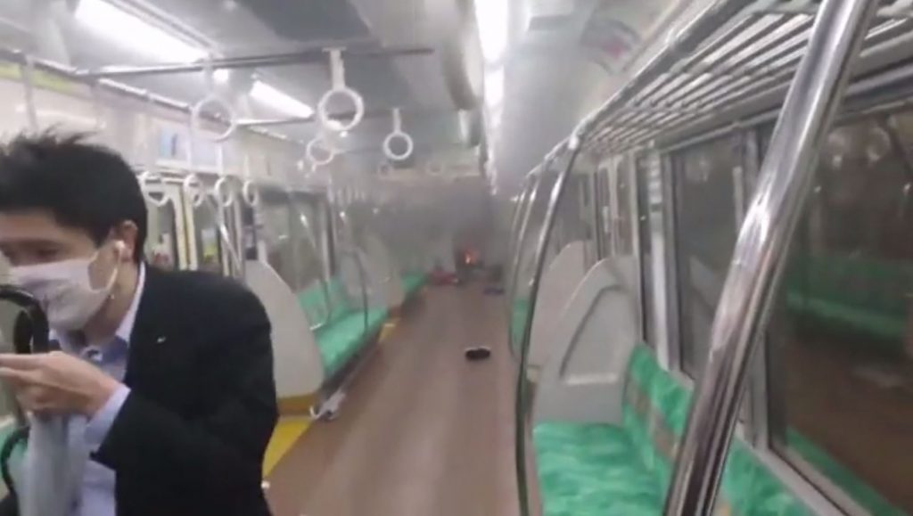 Ιαπωνία – Επίθεση με μαχαίρι και καυστικό υγρό στο μετρό του Τόκιο