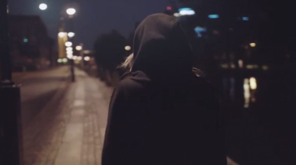 Καταγγελίες για εξαναγκασμούς ομαδικών βιασμών και ανταλλαγές συντρόφων