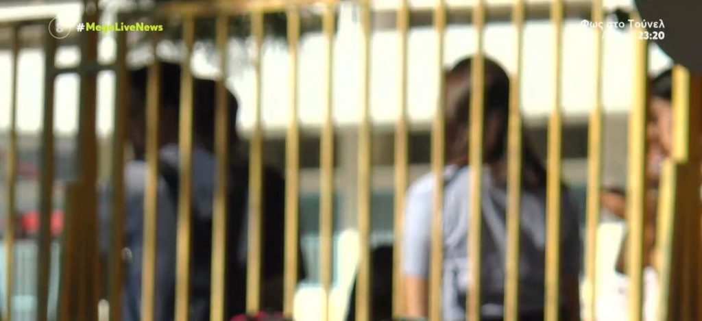 Επιδειξίας σπέρνει τον τρόμο σε σχολεία του Βύρωνα