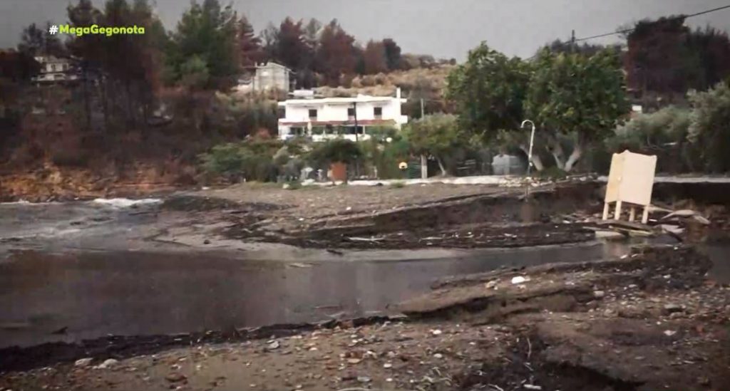 Εικόνες βιβλικής καταστροφής στην Εύβοια από την κακοκαιρία