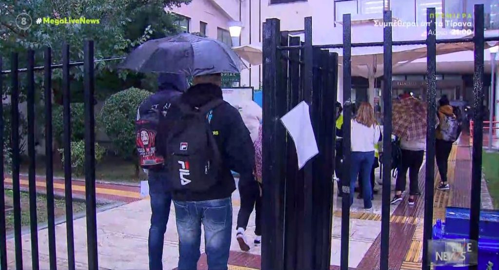 Κορωνοϊός – Χάος με τα πιστοποιητικά και τον συνωστισμό