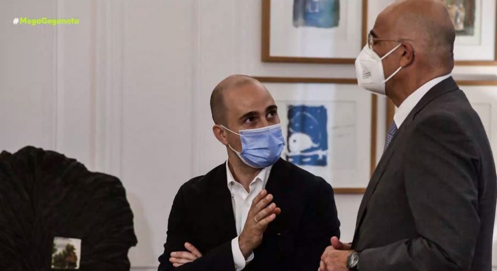 Μπογδάνος – Εμμένει στις απόψεις του, δεν παραδίδει την έδρα του