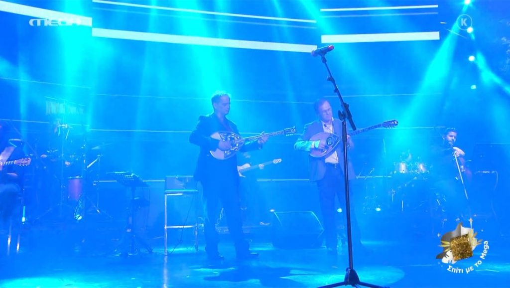 Σπίτι με το MEGA – Εντυπωσιακός Κώστας Μακεδόνας με «Ποδήλατο» και «Έκανες λάθος»