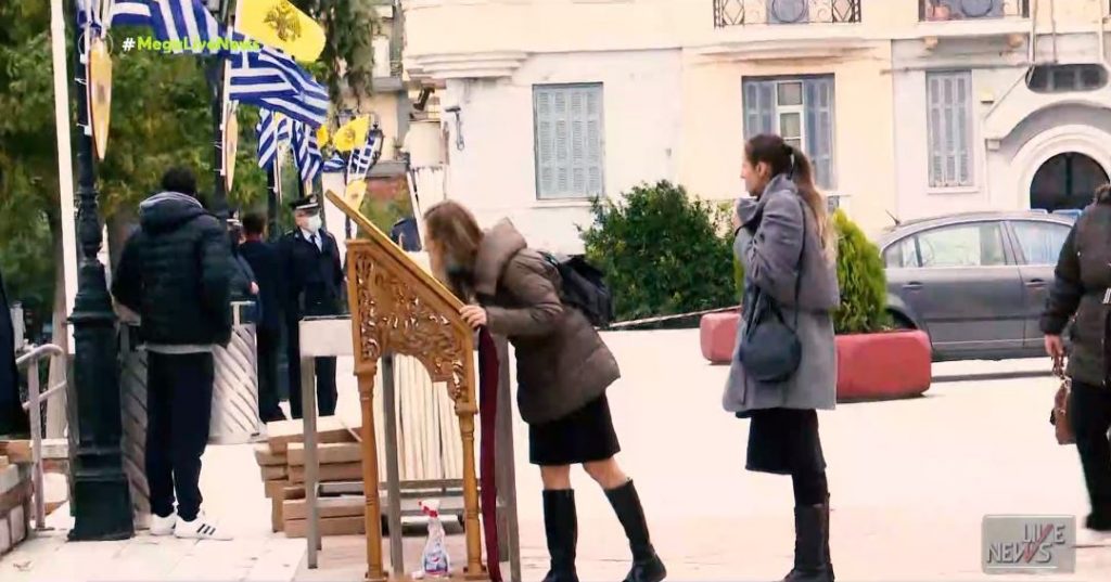 Κορωνοϊός – Κατεβάζουν τις μάσκες για να προσκυνήσουν στον Άγιο Δημήτριο