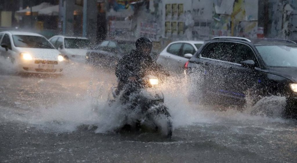 Βροχερός ο καιρός σήμερα σε ολόκληρη τη χώρα