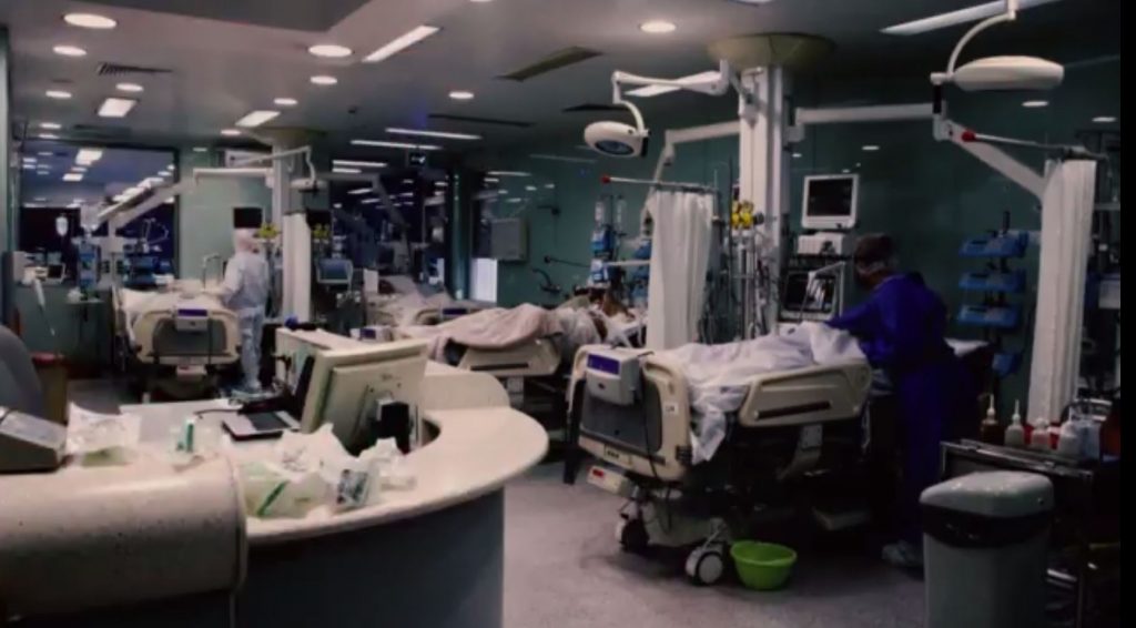 Πέθανε από κορωνοϊό την ώρα που έβγαιναν από το μαιευτήριο η γυναίκα και το παιδί του