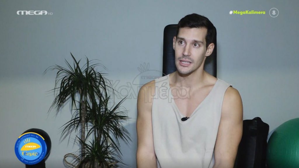 Μάνος Βροτζάκης – Η σεξουαλική παρενόχληση από πολιτικό & σχεδιαστή και η συνεργασία του με τις Κένταλ Τζένερ & Λίντσεϊ Λόχαν