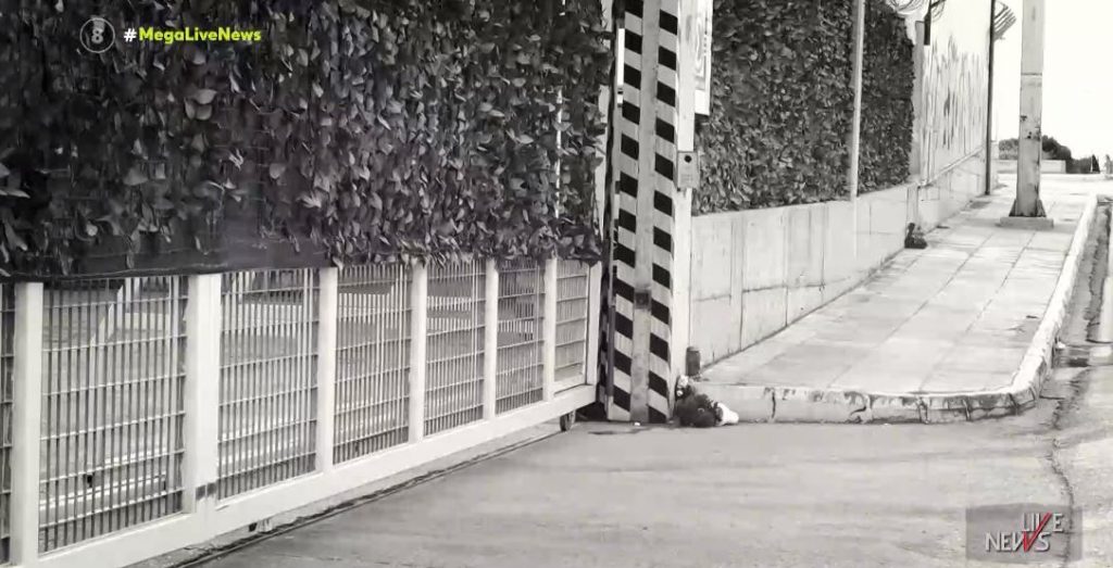 Κερατσίνι – Οργή και ερωτήματα για τον θάνατο της 8χρονης που σφήνωσε στην πόρτα του εργοστασίου