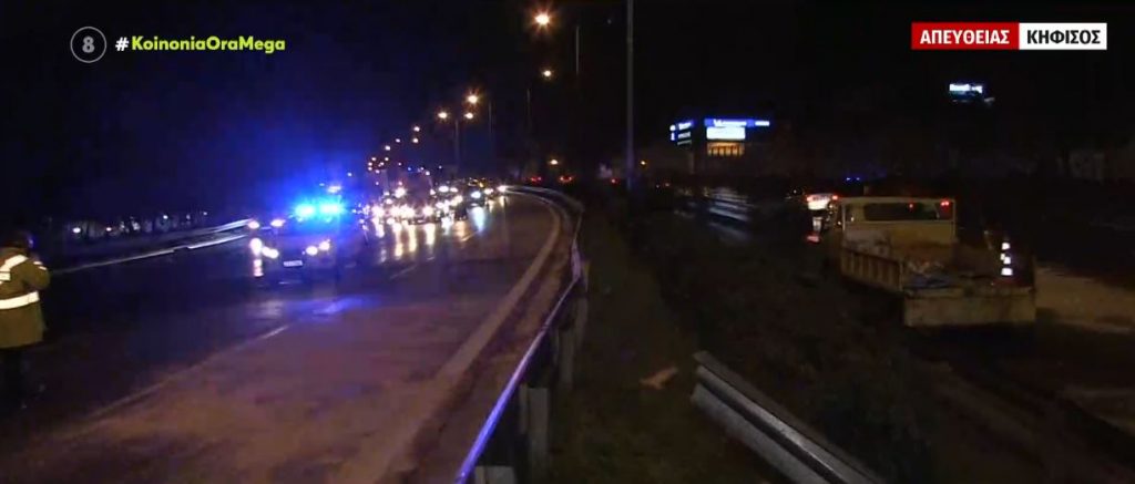 Ανατροπή νταλίκας στον Κηφισό – Απεγκλωβίστηκε ο οδηγός