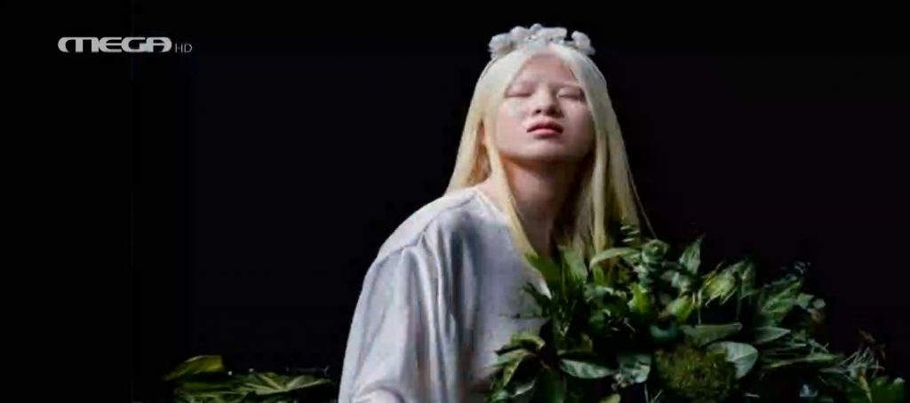 Από την εγκατάλειψη… εξώφυλλο στη Vogue