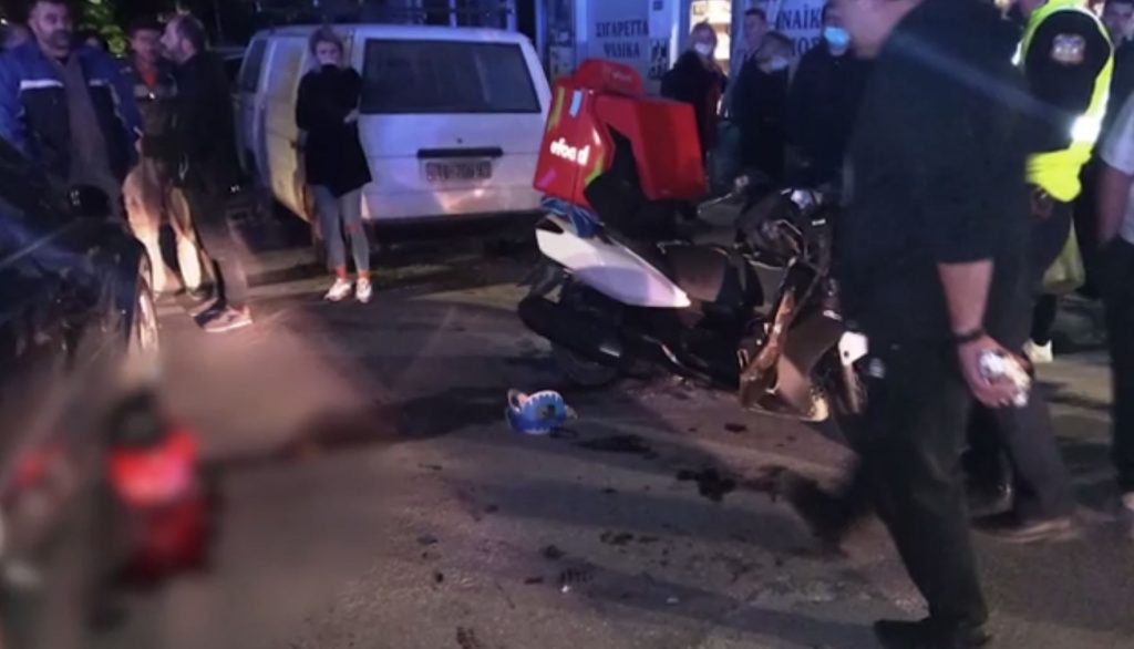 Σε σοβαρή κατάσταση διανομέας μετά από τροχαίο – Εφιαλτικές ώρες μέχρι να βρουν ΜΕΘ