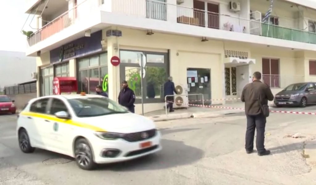 Κορωπί – Αιματηρή συμπλοκή στην είσοδο των ΚΕΠ