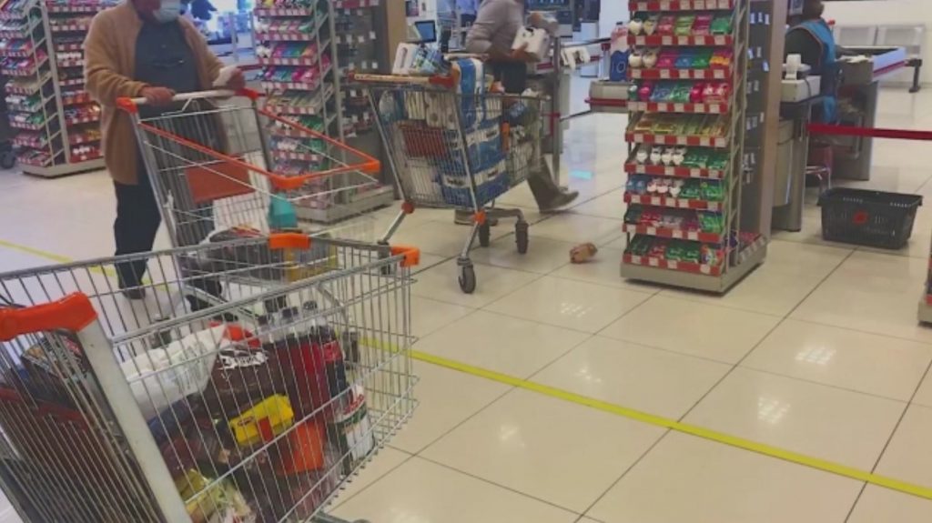 «Κλειδώνουν» τα νέα μέτρα για τους ανεμβολίαστους για να σωθούν τα Χριστούγεννα