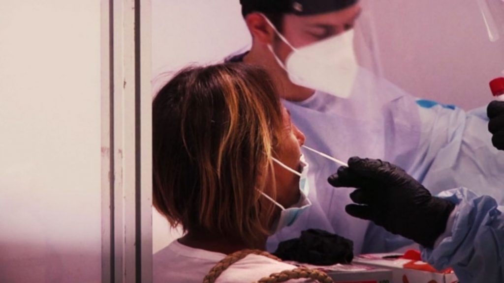 «Κόκκινος» συναγερμός για τη νέα μετάλλαξη «Όμικρον» – Τρομάζει τους ειδικούς