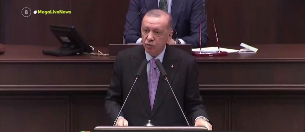 Σε απόγνωση οι Τούρκοι από την κατρακύλα της λίρας