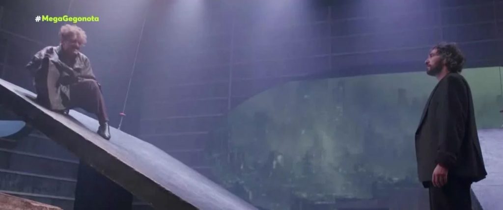 Άρης Σερβετάλης – Διέκοψε την παράσταση γιατί δεν ήθελε να παίζει μόνο σε εμβολιασμένους