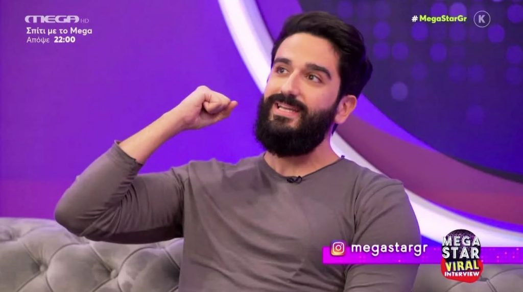 Διονύσης Ατζαράκης – «Δεν έχω συνειδητοποιήσει ακόμα ότι είμαι αστείος»