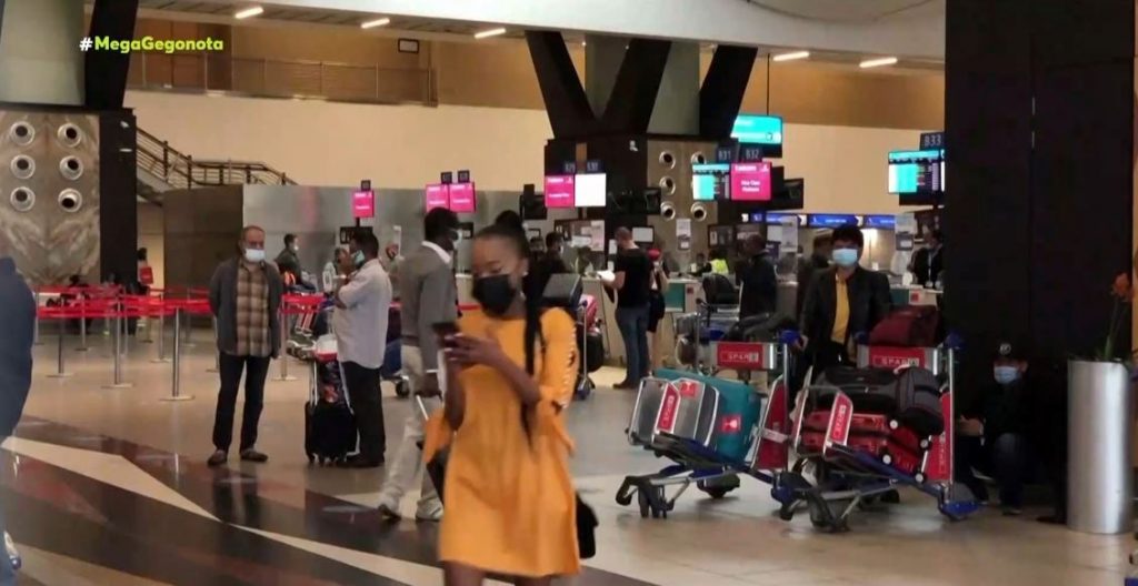 Κορωνοϊός – «Φεύγουν περισσότεροι λόγω της μετάλλαξης» – Τι λένε Έλληνες που ζουν στη Νότια Αφρική