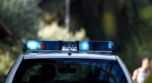 Θρίλερ στο Νέο Κόσμο: Εντοπίστηκε όχημα με βαρύ οπλισμό – Βρέθηκαν καλάσνικοφ, όπλα και σφαίρες