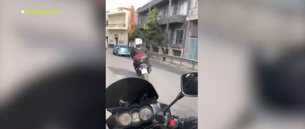 Αθήνα – Πώς άνδρες της ομάδας ΔΙΑΣ έσωσαν 3χρονη που κατάπιε μπαταρία