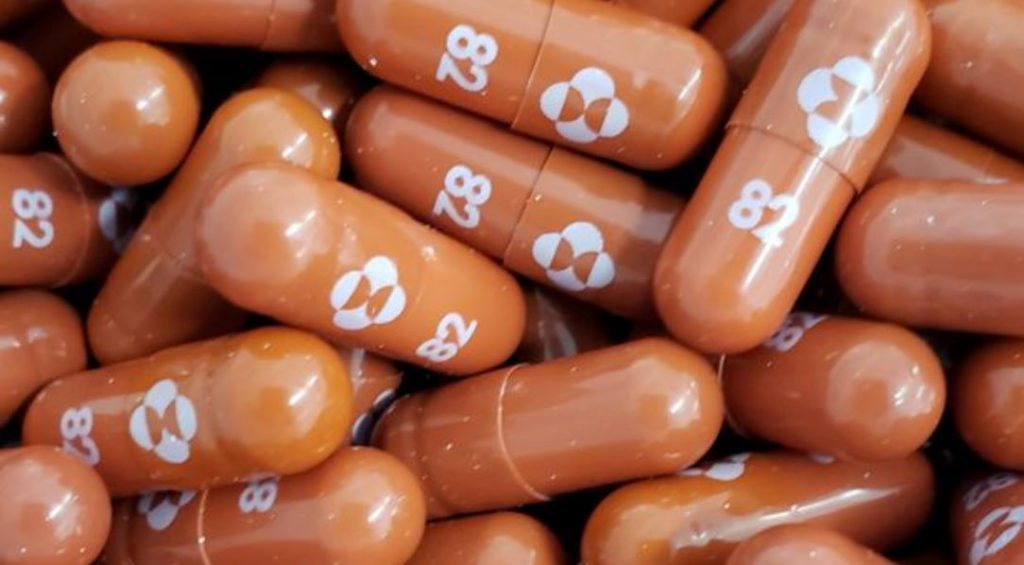 Κορωνοϊός – «Πράσινο φως» για το πρώτο χάπι – Ξεκινά η χορήγησή του