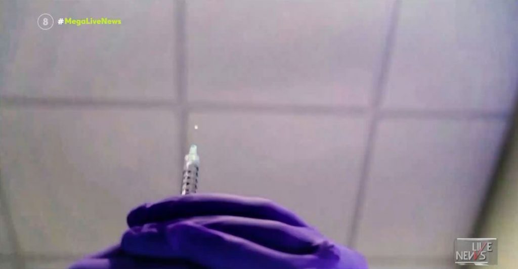 Κορωνοϊός – «Θερίζει» νέους ανεμβολίαστους η πανδημία