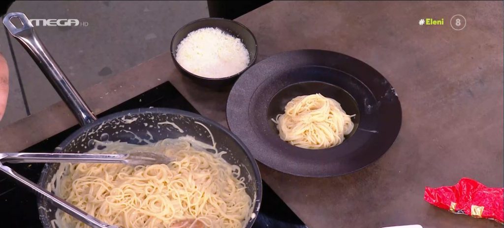 Ο Γιώργος Παπακώστας φτιάχνει spaghetti al limone