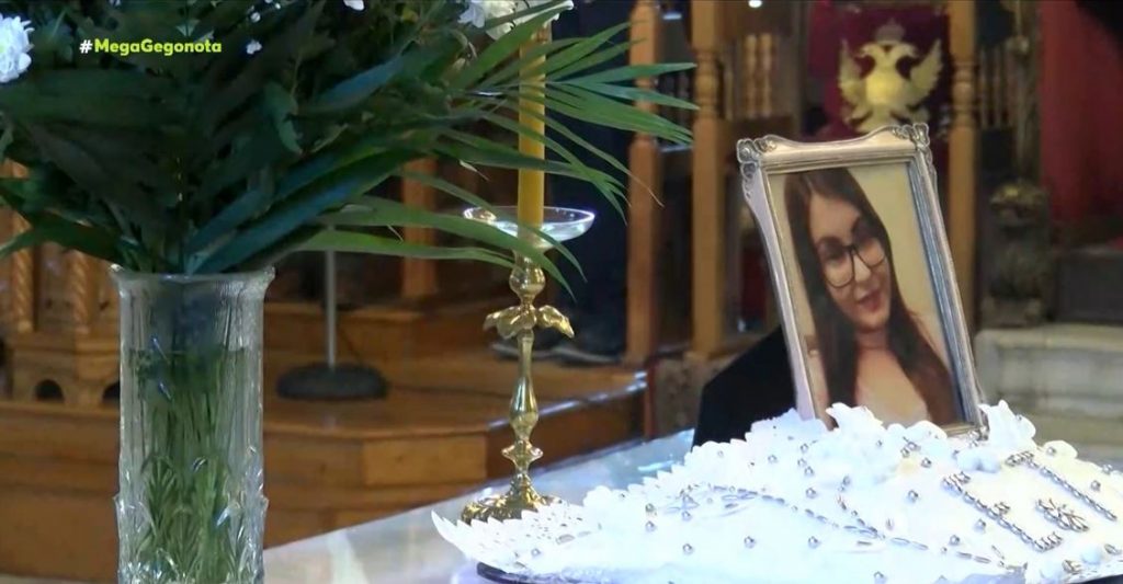 Σε κλίμα συγκίνησης στον Διδυμότειχο το μνημόσυνο της Ελένης Τοπαλούδη
