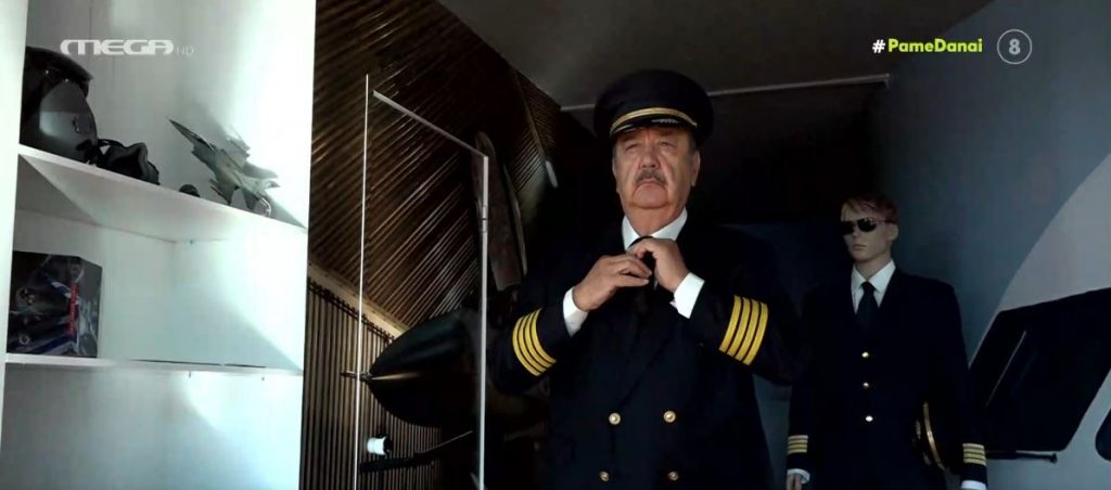 Ο Τάσος Κωστής εκπληρώνει το παιδικό του όνειρο, να πιλοτάρει αεροπλάνο!