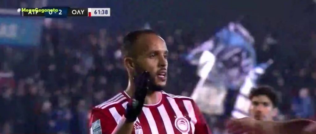 Με χατ τρικ του Ελ Αραμπί ερυθρόλευκη «προέλαση» για τον τίτλο