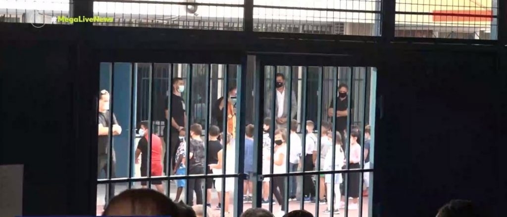 Στο αυτόφωρο οδηγήθηκε αρνητής πατέρας που δεν έστελνε το παιδί του σχολείο