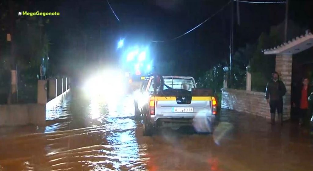 Κακοκαιρία – Σοβαρά προβλήματα σε Αγρίνιο, Μεσολόγγι, Αχαΐα, Ήπειρο και Θεσσαλία