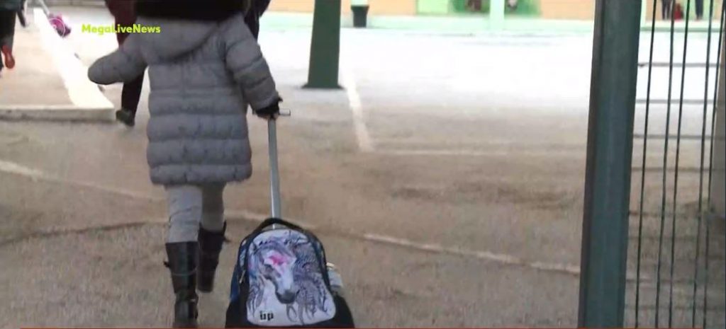 Κορωνοϊός – Ανησυχία για την «όμικρον» που «χτυπά» παιδιά