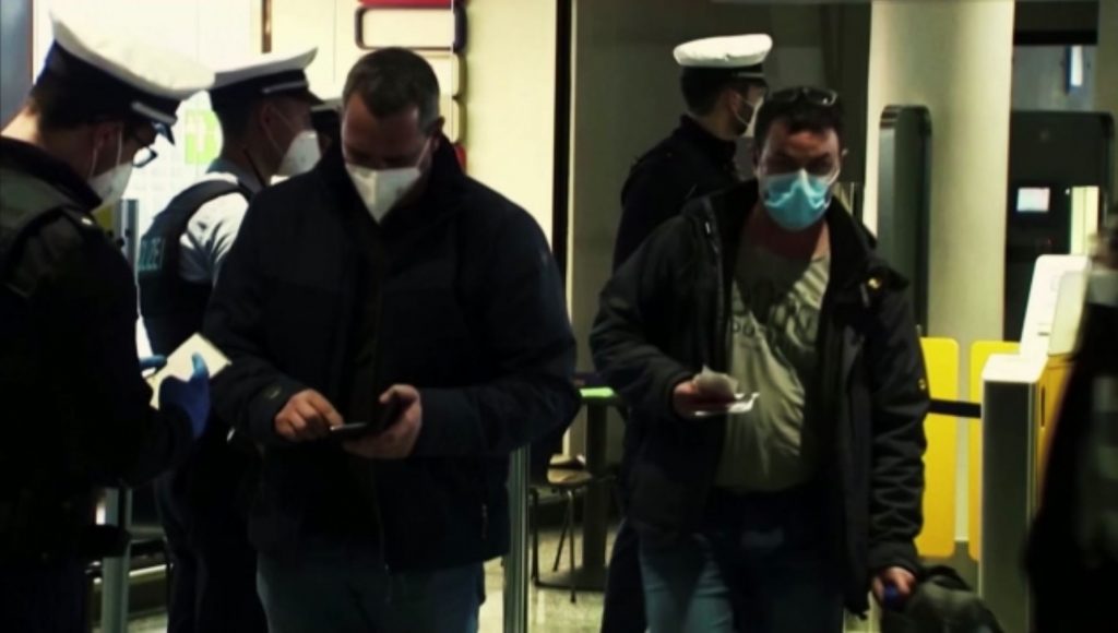 Η μετάλλαξη Όμικρον απειλεί τα Χριστούγεννα σε όλη την Ευρώπη