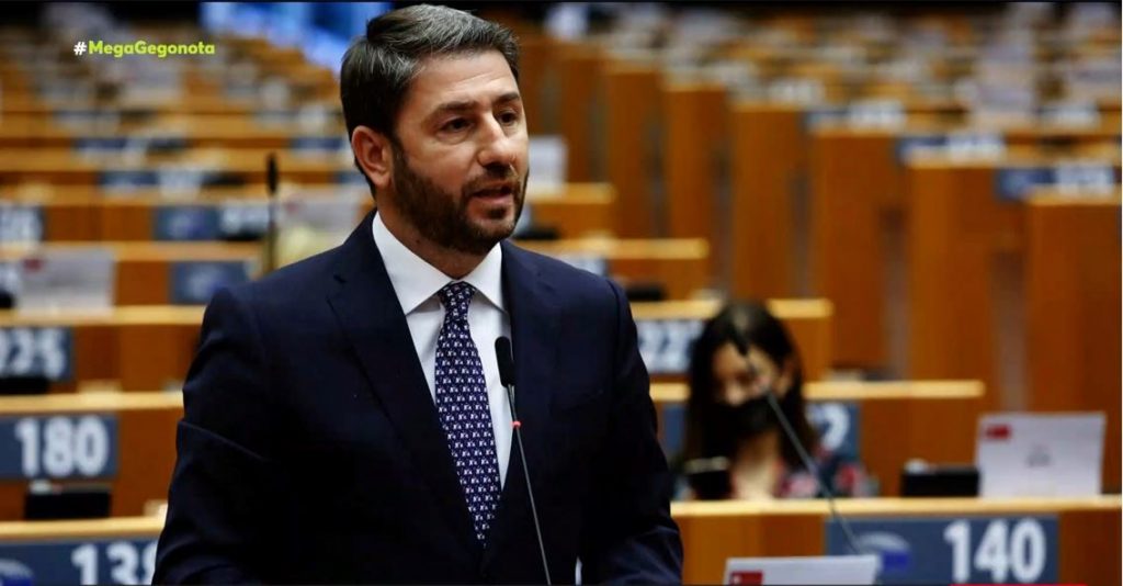 Νίκος Ανδρουλάκης – Η διαδρομή από τα παιδικά χρόνια στην Κρήτη ως την ηγεσία του ΚΙΝΑΛ