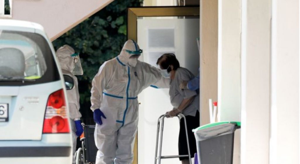 Πάτρα – Ανύπαρκτους ελέγχους & μέτρα προστασίας καταγγέλλουν συγγενείς των ηλικιωμένων για το γηροκομείο