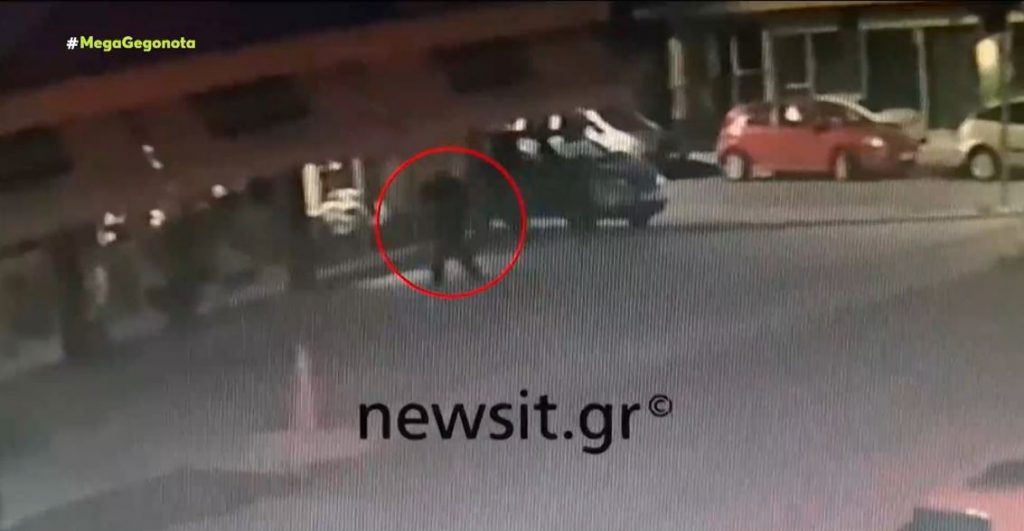 Δολοφονία στη Γλυφάδα – Στον εισαγγελέα ο 51χρονος που σκότωσε τον σύντροφο της μητέρας του