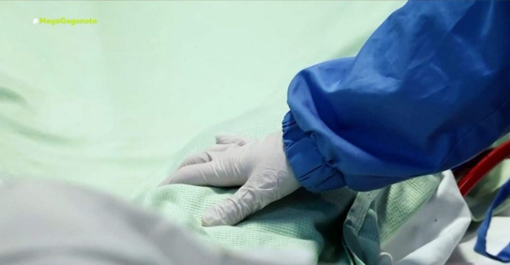 Ασθενής ζήτησε από νοσηλεύτρια να τραγουδήσει στη σύζυγό του λίγο πριν πεθάνουν από κορωνοϊό