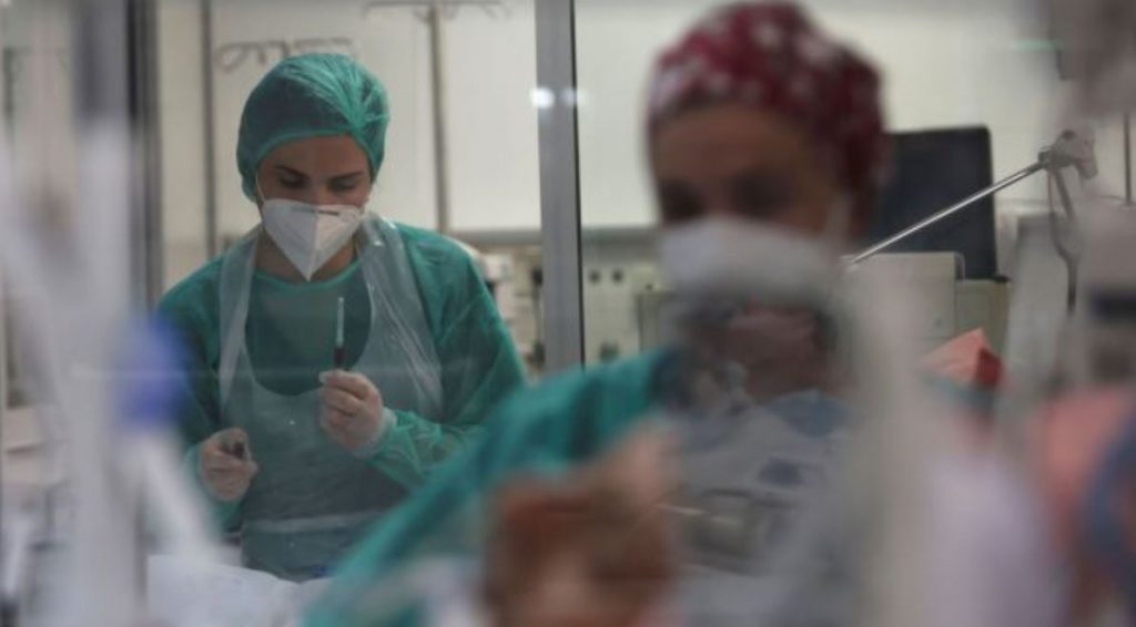 Κορωνοϊός – Τραγωδία στην Πάτρα – «Ξεκληρίστηκε» οικογένεια ιερέων