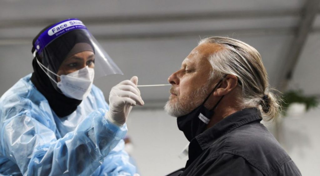 Κορωνοϊός – Δεκάδες τα κρούσματα κορωνοϊού σε επιβάτες που επέστρεψαν από τη Νότια Αφρική στην Ολλανδία