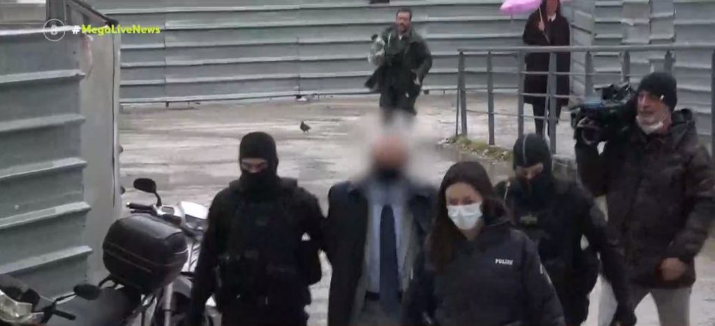 Οργή για τις αποκαλύψεις στη δίκη του ψευτογιατρού