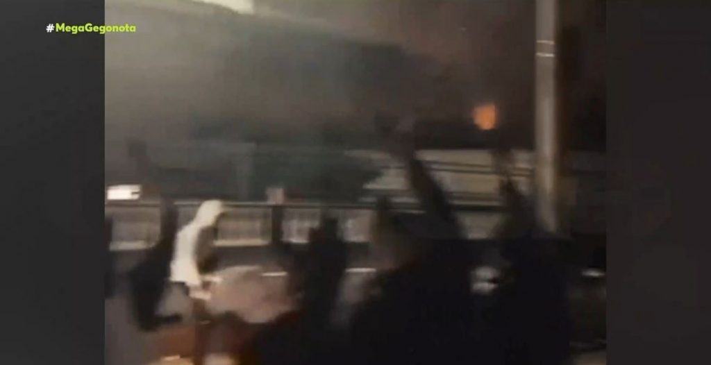 Αττική – Νέο βίντεο ντοκουμέντο με ανηλίκους να πυροβολούν από μπαλκόνι σπιτιού