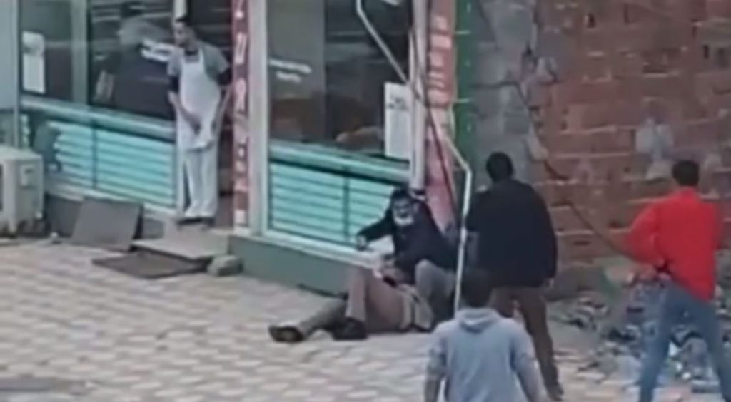 Τουρκία – Μαχαίρωσε την πρώην σύζυγό του στη μέση του δρόμου