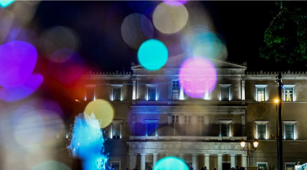 Νέα μέτρα – Οι αλλαγές σε εστίαση, διασκέδαση, ρεβεγιόν από αύριο Πέμπτη