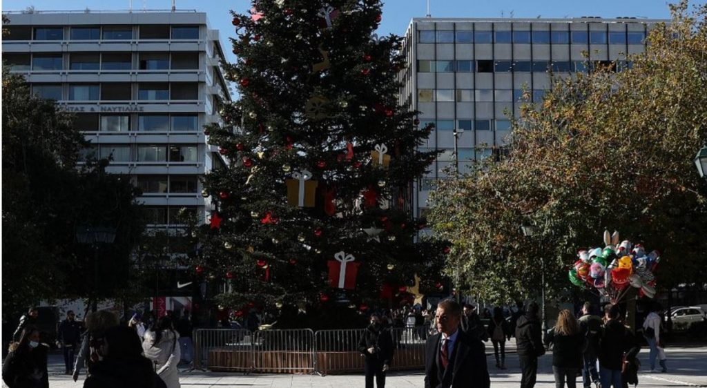 Με μάσκα για βόλτες στις χριστουγεννιάτικες αγορές – Εντατικοί έλεγχοι για την τήρηση των μέτρων