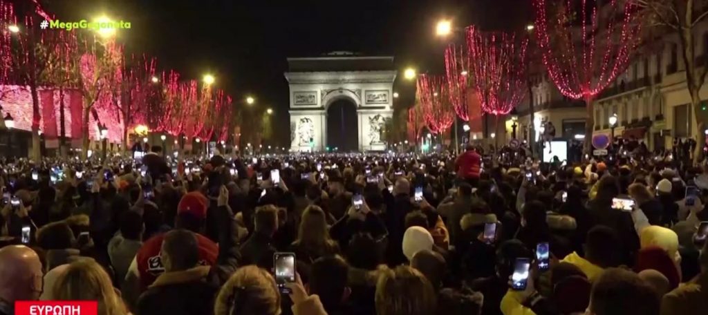 Στους δρόμους για τους εορτασμούς του νέου έτους παρά τα μέτρα και τις απαγορεύσεις