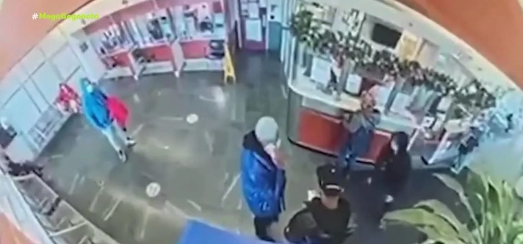 ΗΠΑ: Πυροβολισμοί σε νοσοκομείο στην αίθουσα επειγόντων περιστατικών – Αστυνομικός έσωσε 3χρονο κοριτσάκι από βέβαιο θάνατο