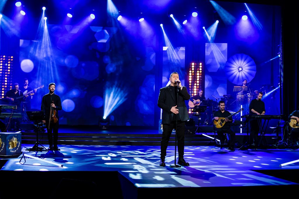 Σπίτι με το MEGA: O Νίκος Μακρόπουλος και η Άντζελα Δημήτριου σε μια υπέροχη λαϊκή βραδιά