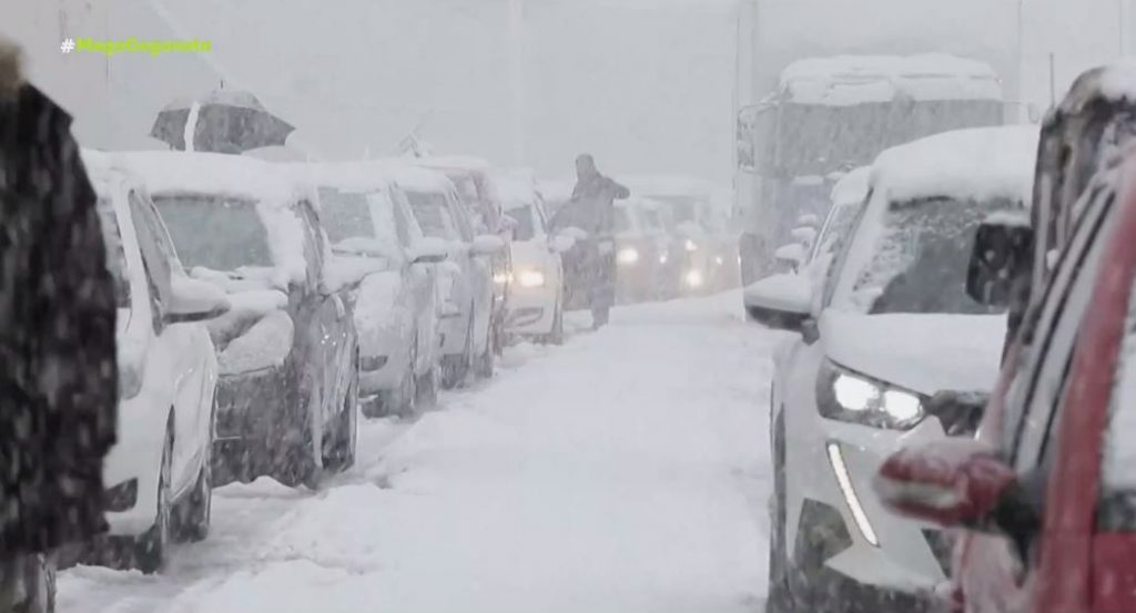 Σφοδρή πολιτική κόντρα για τη διαχείριση της κακοκαιρίας